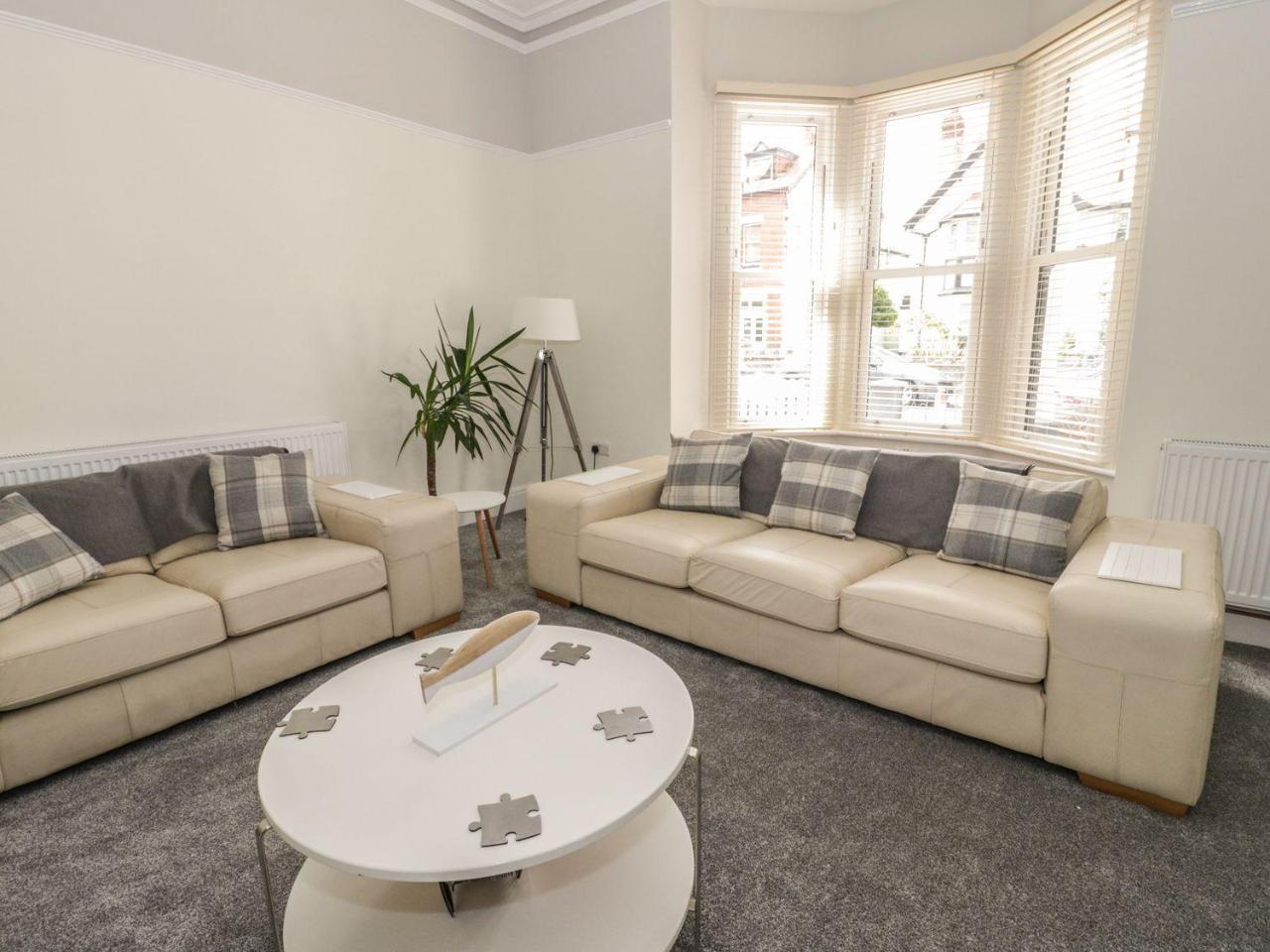 Charnwood Villa Llandudno Bagian luar foto